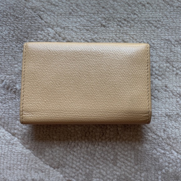CHANEL 6 Key Card Holder Wallet Beige Leather - Picture 5 of 13